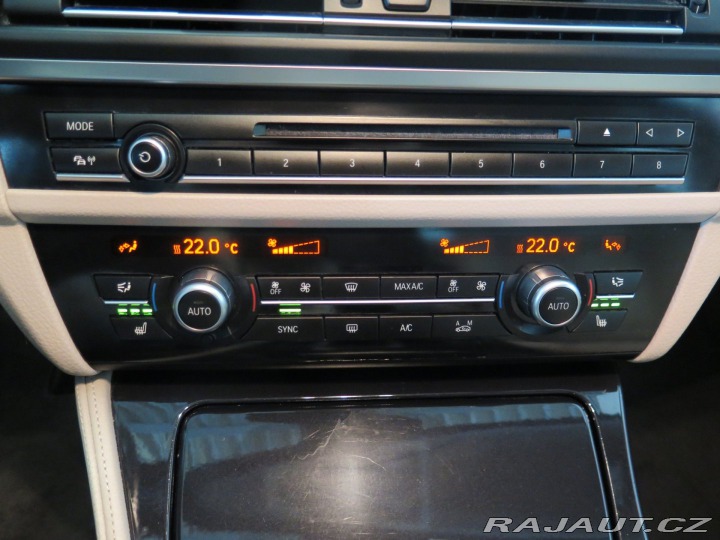 BMW 5 530d Xenony Navi Kůže,ser 2015