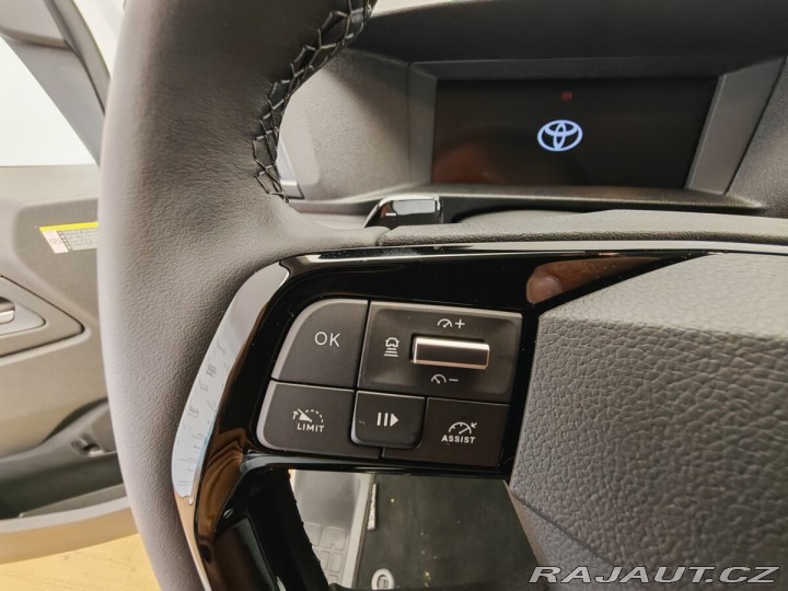 Toyota ProAce Verso 2,0D L2 8AT Family 8S 2025