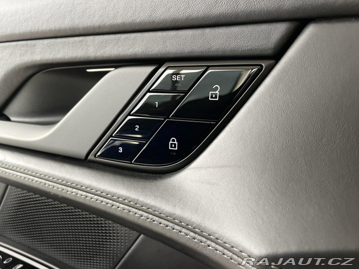 Porsche Taycan 4S Perf*Chrono*Odvětr.Sed 2021
