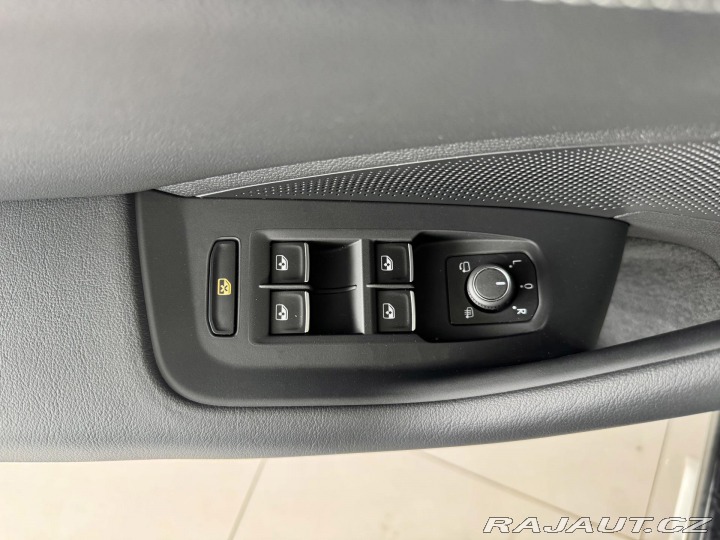 Volkswagen Passat 1,5 eTSI DSG*REZERVACE! 2024