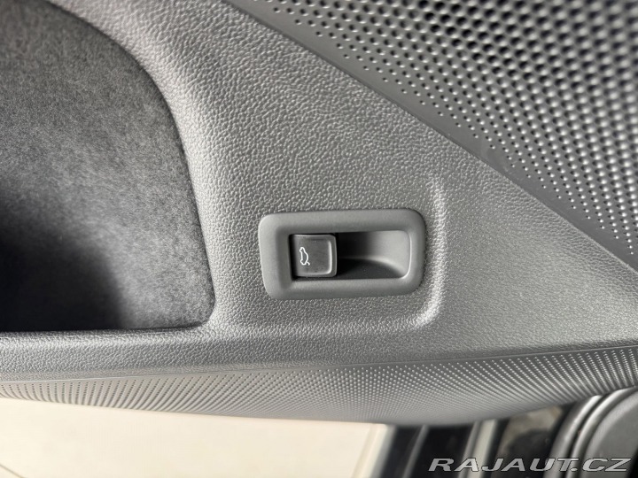 Volkswagen Passat 1,5 eTSI DSG*REZERVACE! 2024
