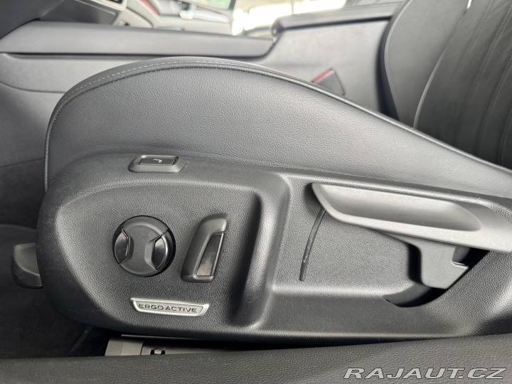 Volkswagen Passat 1,5 eTSI DSG*REZERVACE! 2024