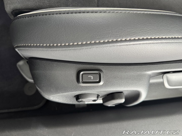 Volkswagen Passat 1,5 eTSI DSG*REZERVACE! 2024