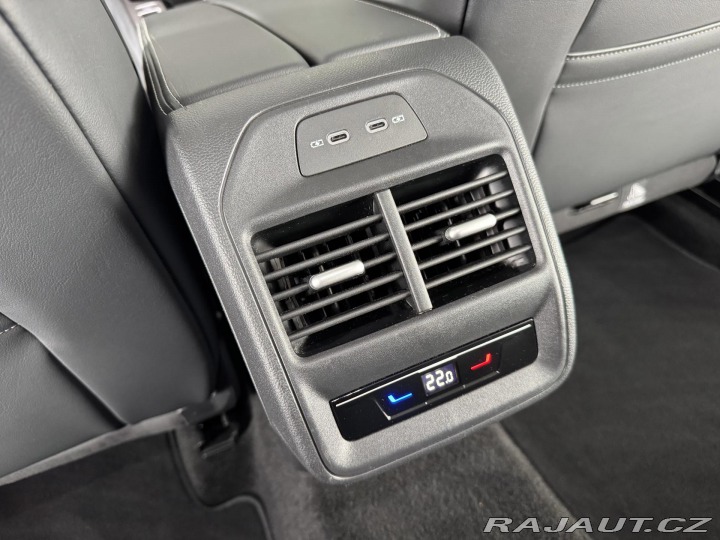 Volkswagen Passat 1,5 eTSI DSG*REZERVACE! 2024