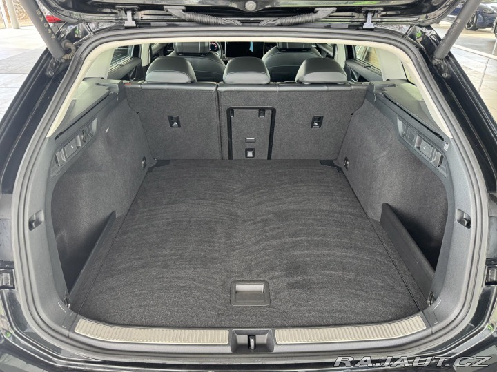 Volkswagen Passat 1,5 eTSI DSG*REZERVACE! 2024