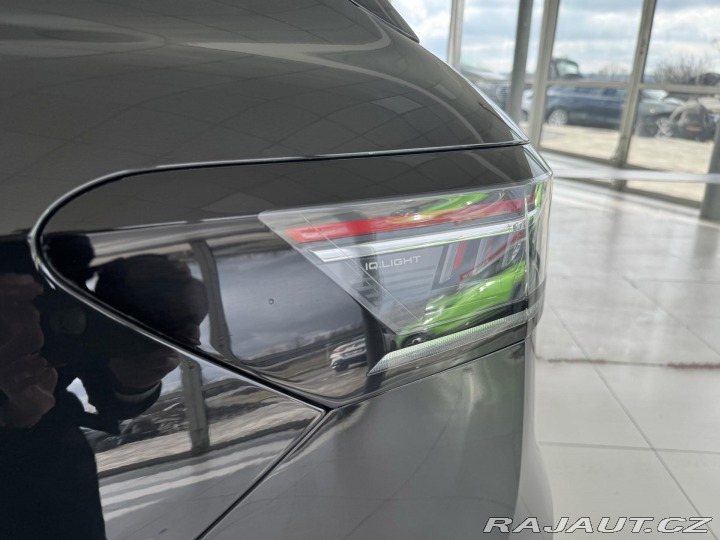 Volkswagen Passat 1,5 eTSI DSG*REZERVACE! 2024