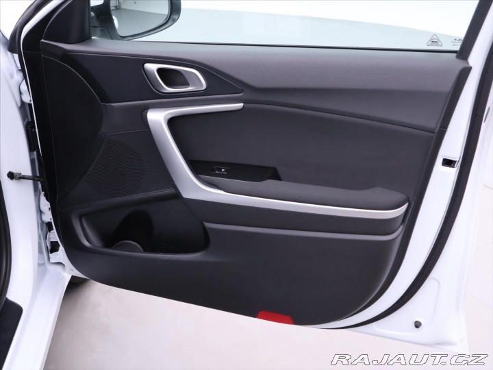 Kia Ceed 1,5 T-GDI 117kW Aut. CZ D 2023