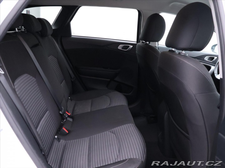 Kia Ceed 1,5 T-GDI 117kW Aut. CZ D 2023