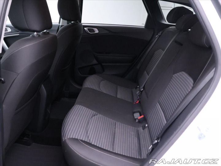 Kia Ceed 1,5 T-GDI 117kW Aut. CZ D 2023