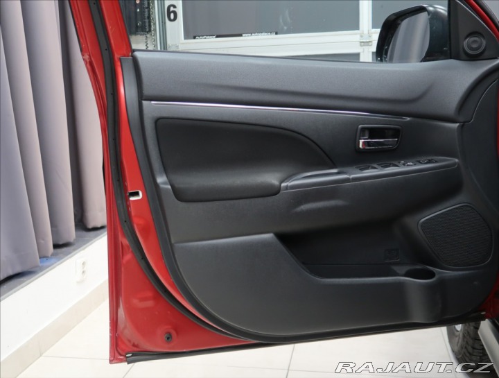 Mitsubishi ASX 1,6 MIVEC NAVIGACE ČR 2016