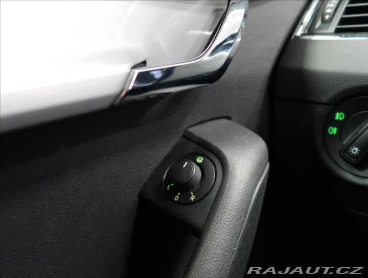 Škoda Octavia 2,0 TDI NAVI VÝHŘEV 1. MA 2016