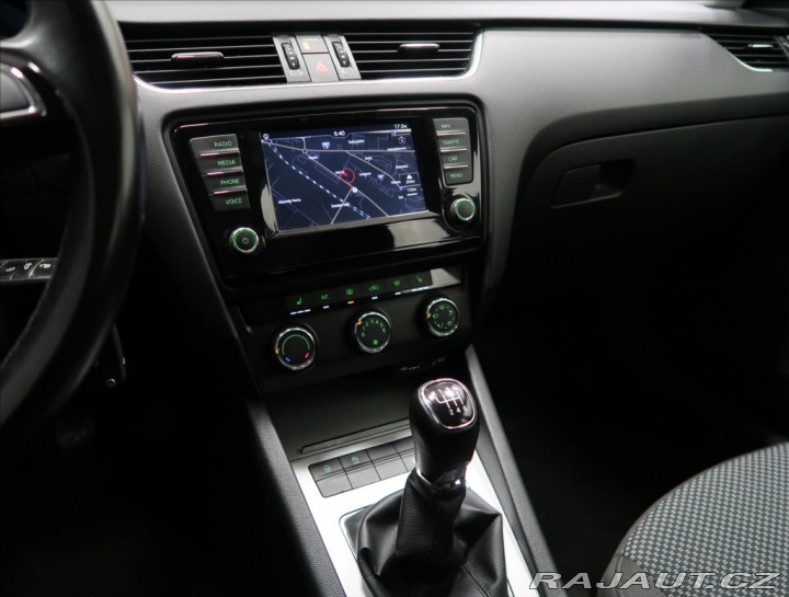 Škoda Octavia 2,0 TDI NAVI VÝHŘEV 1. MA 2016