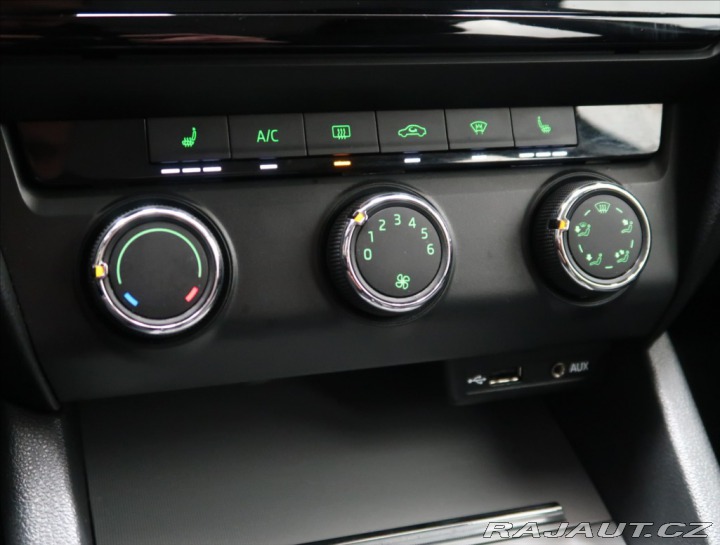 Škoda Octavia 2,0 TDI NAVI VÝHŘEV 1. MA 2016