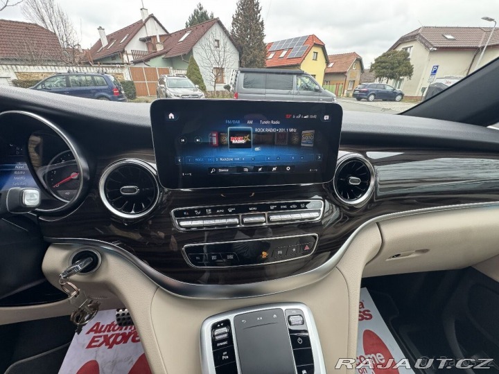 Mercedes-Benz V 3,0   V300d 2023