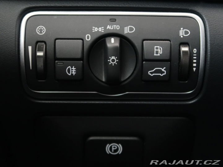 Volvo V60 2.0D4,110kW,Manuál 2016