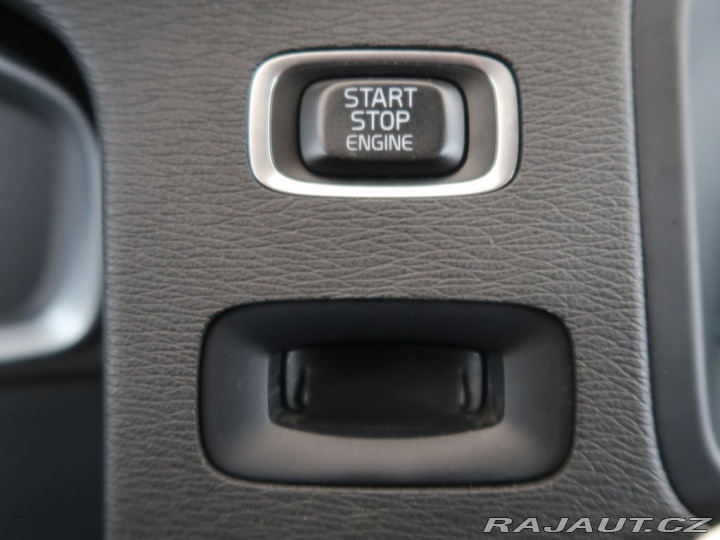 Volvo V60 2.0D4,110kW,Manuál 2016