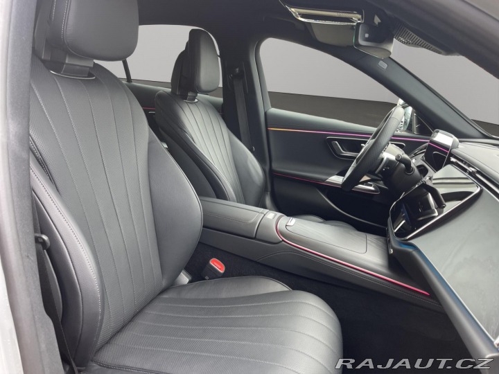 Mercedes-Benz E  2024