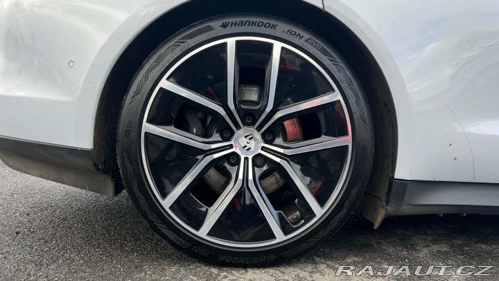 Porsche Taycan 4S 2024