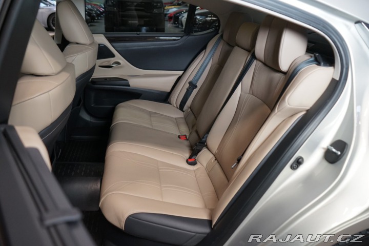 Lexus Ostatní modely ES 300h LUXURY*M&L*PANO*360*H 2020