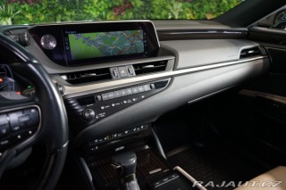 Lexus Ostatní modely ES 300h LUXURY*M&L*PANO*360*H 2020