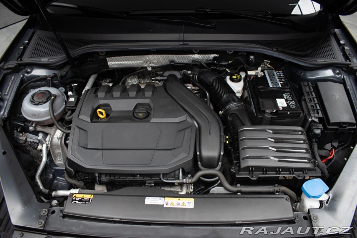 Volkswagen Passat 1.5 TSI BUSINESS*ACC*DPH* 2023