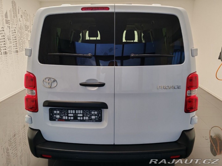 Toyota ProAce Verso 2,0D L2 6MT Combi 9S 2023