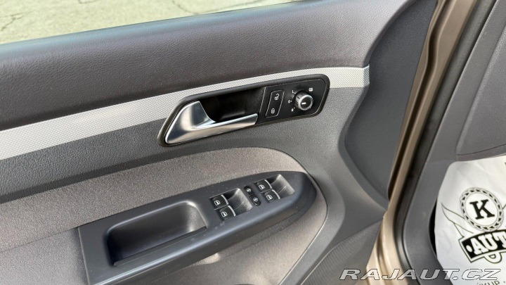Volkswagen Touran 1.4TSI 103kW REZERVOVANO 2012