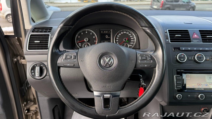 Volkswagen Touran 1.4TSI 103kW REZERVOVANO 2012