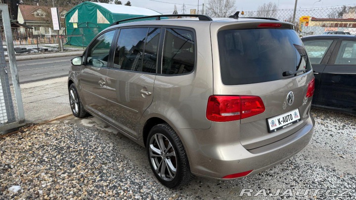 Volkswagen Touran 1.4TSI 103kW REZERVOVANO 2012