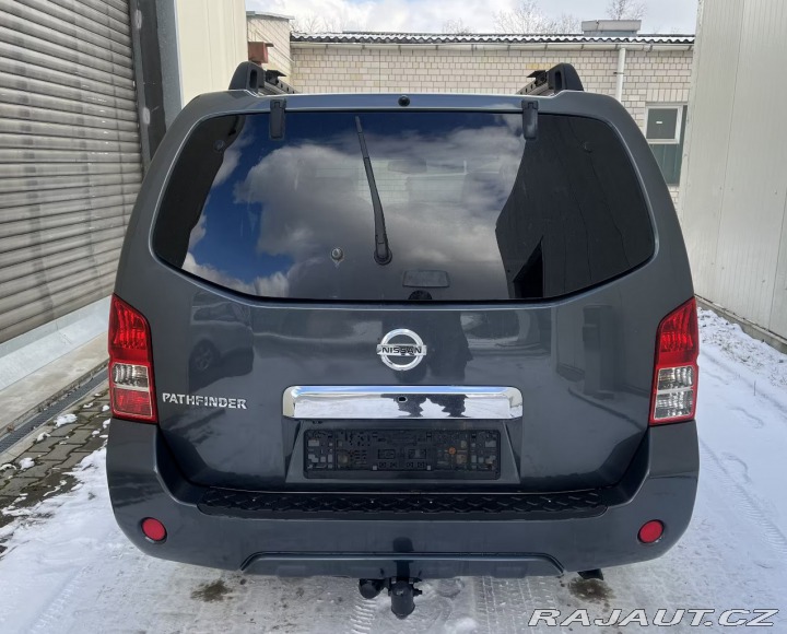 Nissan Pathfinder  2011