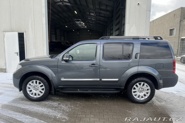 Nissan Pathfinder  2011