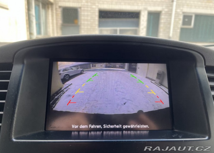 Nissan Pathfinder  2011