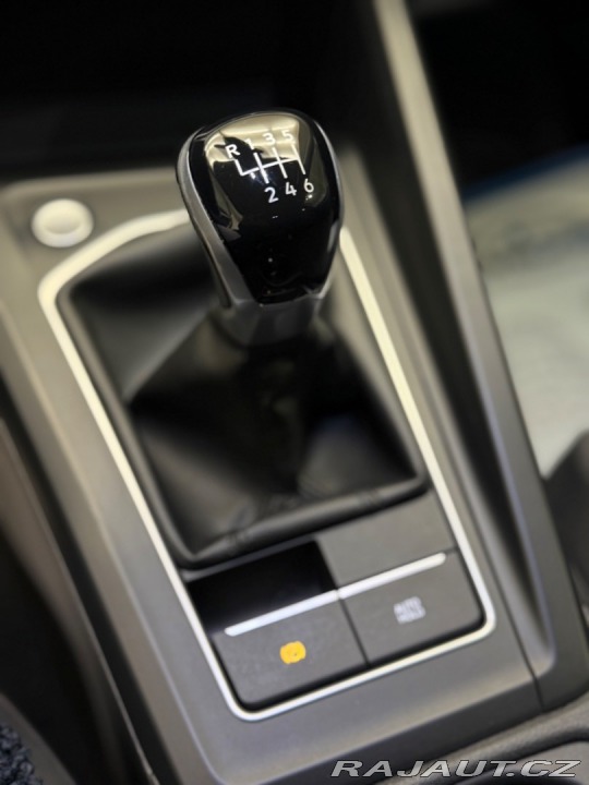 Volkswagen Golf 1.5 TSI ACT Life 1.majit 2022