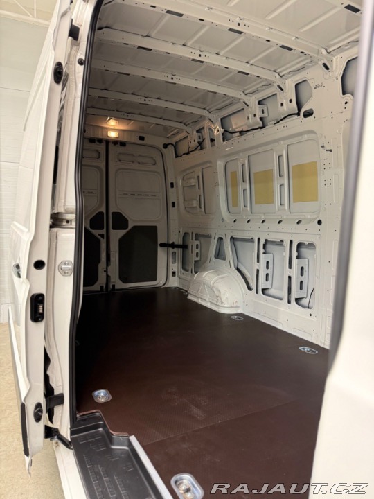 Volkswagen Ostatní modely Crafter  35 2,0 BiTDI 130kW/177PS 2020