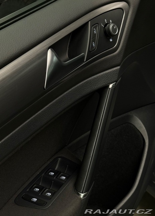 Volkswagen Golf e- 100kW /136 PS _SOH 94 2017