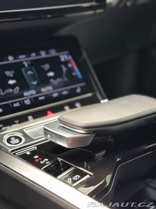 Audi e-tron 55 quattro S line 2023