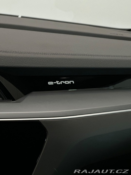 Audi e-tron 55 quattro S line 2023