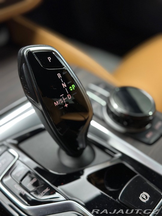 BMW 5 545e xDrive M Sport / La 2021