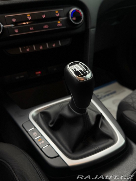 Kia Ostatní modely Ceed SW  Ceed SW 1,0 T-GDI Silver 2022