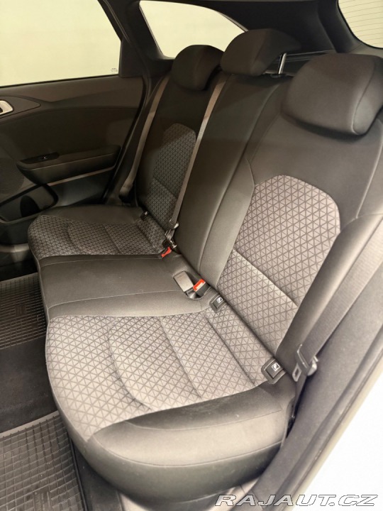 Kia Ostatní modely Ceed SW  Ceed SW 1,0 T-GDI Silver 2022