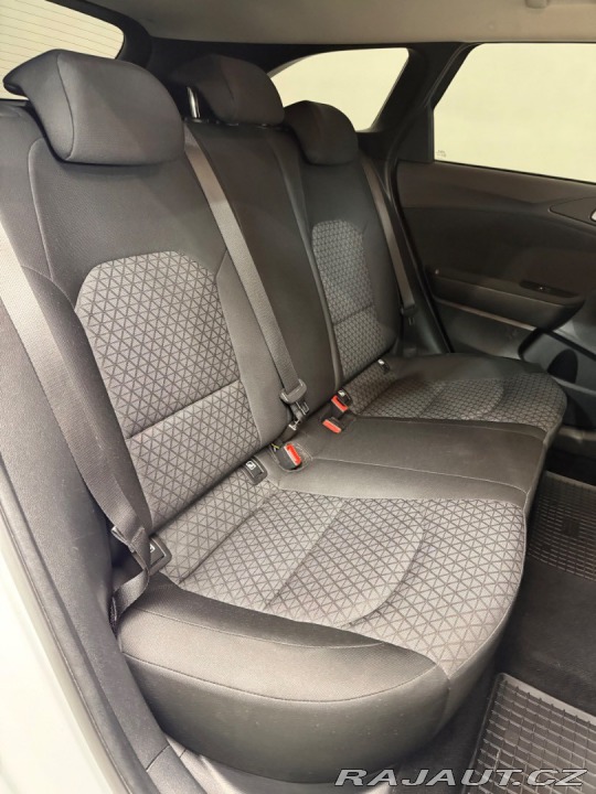 Kia Ostatní modely Ceed SW  Ceed SW 1,0 T-GDI Silver 2022