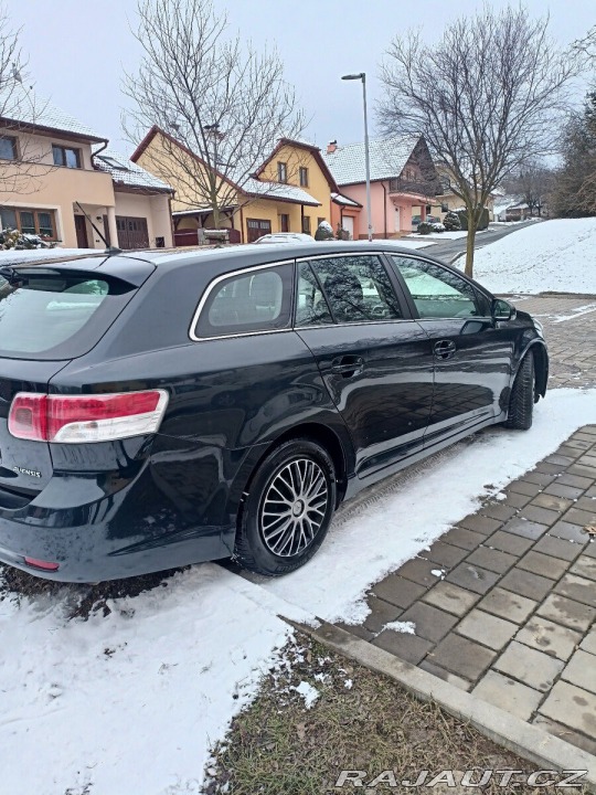 Toyota Avensis 2,0   D-4D 93 kw 2011