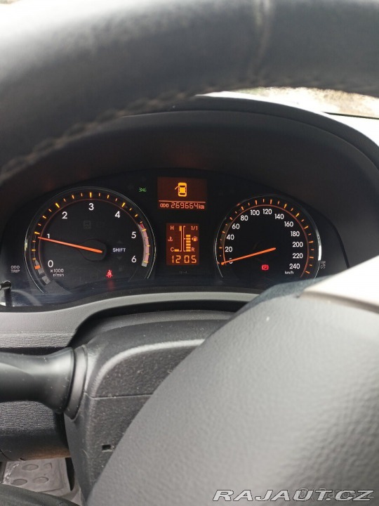 Toyota Avensis 2,0   D-4D 93 kw 2011