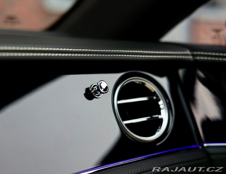 Bentley Continental 4.0 V8 440 KW 4x4| Nočné 2020