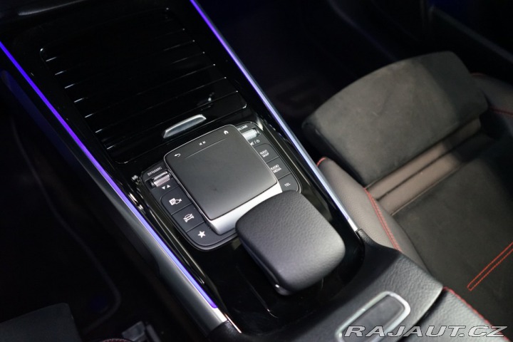Mercedes-Benz GLB 200d*AMG*LED*KAMERA*CARPL 2021