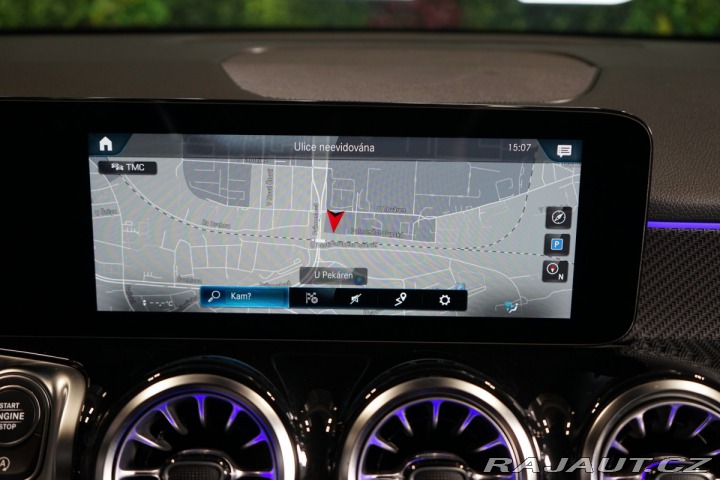 Mercedes-Benz GLB 200d*AMG*LED*KAMERA*CARPL 2021