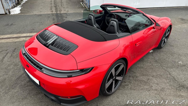 Porsche 911 Carrera 2025