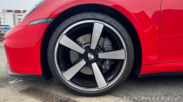 Porsche 911 Carrera 2025