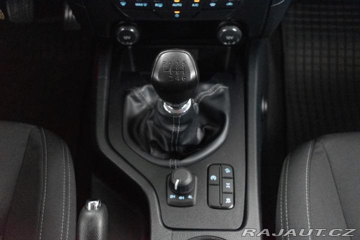 Ford Ranger 2.0 XLT*Naviják*4x4*TAŽNÉ 2020