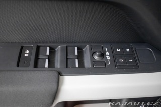 Land Rover Defender 110 D300 SE *ZÁRUKA*TAŽNÉ 2023